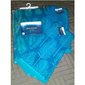 NWT DISH TOWELS AND TABLE CLOTH KITCHEN BUNDLE